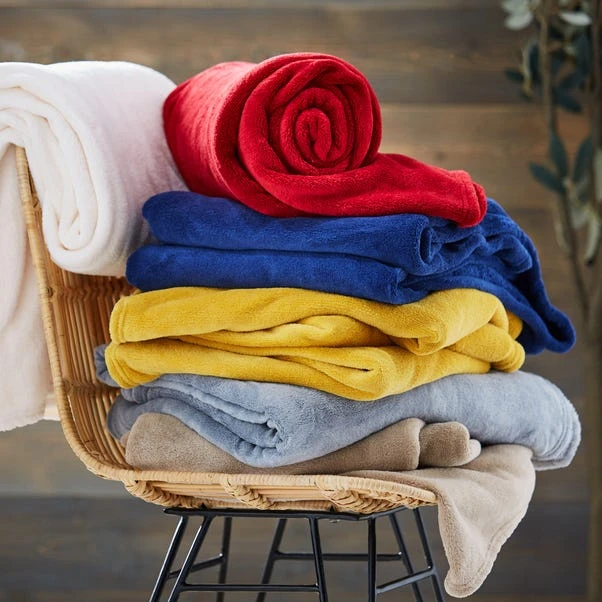 Dunelm Soft Fleece 130cm X 170cm Throw 6 Dunelm Soft Fleece 130cm X 170cm Throw - Image 6