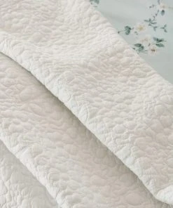 Dunelm Bloom Floral White Quilted Bedspread 5 Dunelm Bloom Floral White Quilted Bedspread -Dunelm-shop 1000151503 alt02