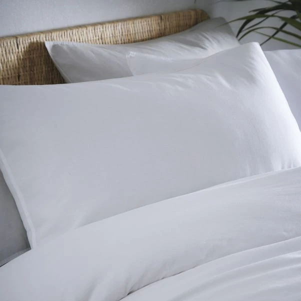 Appletree Cassia White 100% Cotton Duvet Cover And Pillowcase Set 2 Appletree Cassia White 100% Cotton Duvet Cover And Pillowcase Set - Image 2