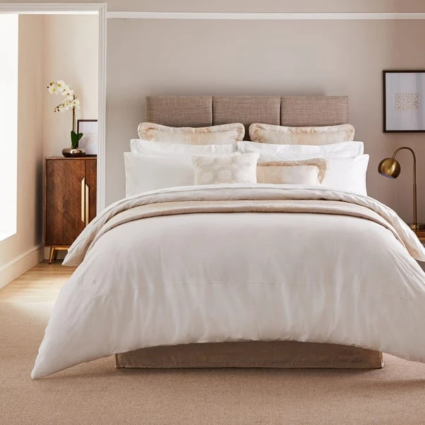 Dorma Egyptian Cotton Sateen 1000 Thread Count White Duvet Cover 2 Dorma Egyptian Cotton Sateen 1000 Thread Count White Duvet Cover - Image 2