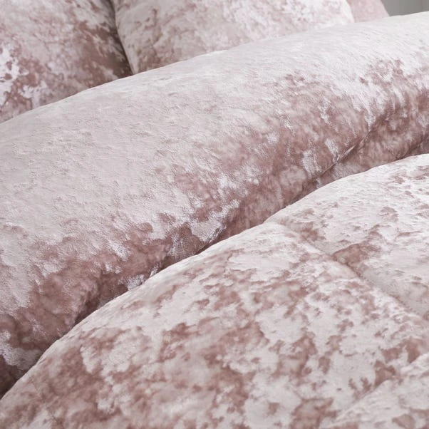 Catherine Lansfield Blush Crushed Velvet Duvet Cover And Pillowcase Set 3 Catherine Lansfield Blush Crushed Velvet Duvet Cover And Pillowcase Set - Image 3