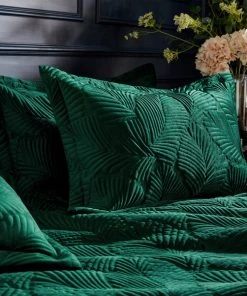 Paoletti Palmeria Emerald Velvet Duvet Cover And Pillowcase Set 5 Paoletti Palmeria Emerald Velvet Duvet Cover And Pillowcase Set -Dunelm-shop 1000181778 alt02