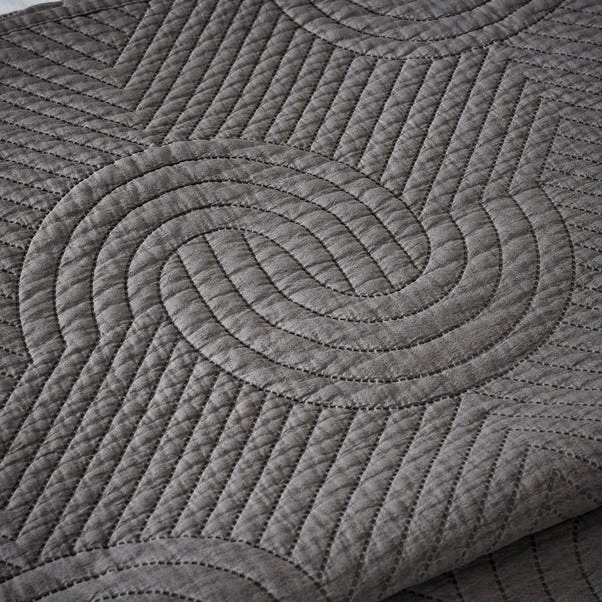 Dunelm Hamilton Quilted Bedspread 3 Dunelm Hamilton Quilted Bedspread - Image 3