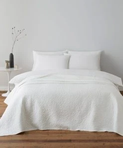 Dunelm-shop 14 Dunelm Bloom Floral White Quilted Bedspread