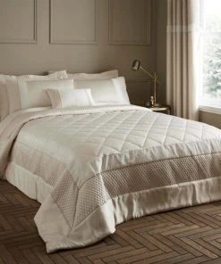 Dunelm Bardot Cream Quilted Bedspread