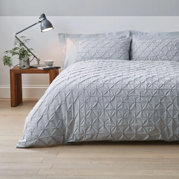Dunelm Leo Pintuck 100% Cotton Grey Duvet Cover And Pillowcase Set 1 Dunelm Leo Pintuck 100% Cotton Grey Duvet Cover And Pillowcase Set