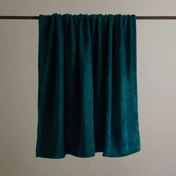 Dunelm Soft Fleece 130cm X 170cm Throw 2 Dunelm Soft Fleece 130cm X 170cm Throw - Image 2