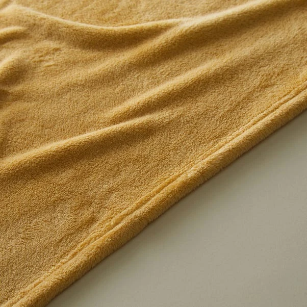 Dunelm Seriously Soft Ochre Throw 4 Dunelm Seriously Soft Ochre Throw - Image 4