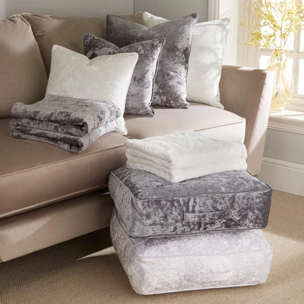 Dunelm White Crushed Velour Throw 4 Dunelm White Crushed Velour Throw - Image 4