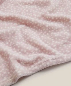 Dunelm Printed Fleece Dottie Lilac 130x160cm 7 Dunelm Printed Fleece Dottie Lilac 130x160cm -Dunelm-shop 30771166 alt02