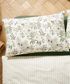 Natural History Museum Winter Rose 100% Brushed Cotton Duvet Cover And Pillowcase Set 9 Natural History Museum Winter Rose 100% Brushed Cotton Duvet Cover And Pillowcase Set -Dunelm-shop 30781315 alt04