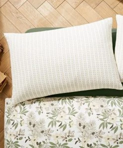 Natural History Museum Winter Rose 100% Brushed Cotton Duvet Cover And Pillowcase Set 10 Natural History Museum Winter Rose 100% Brushed Cotton Duvet Cover And Pillowcase Set -Dunelm-shop 30781315 alt05