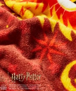 Harry Potter Red Gryffindor Fleece Blanket 7 Harry Potter Red Gryffindor Fleece Blanket -Dunelm-shop 30798267 alt02