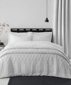 Dunelm-shop 7 Dunelm Billie White Bedspread