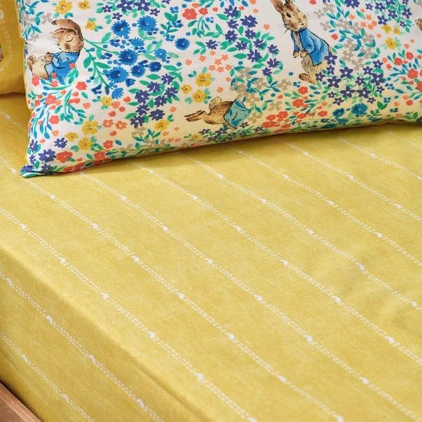 Peter Rabbit™ Florelli Yellow Fitted Sheet 1 Peter Rabbit™ Florelli Yellow Fitted Sheet