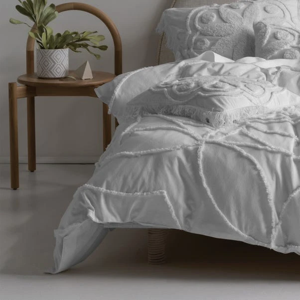 Linen House Manisha White 100% Cotton Duvet Cover & Pilowcase Set 3 Linen House Manisha White 100% Cotton Duvet Cover & Pilowcase Set - Image 3