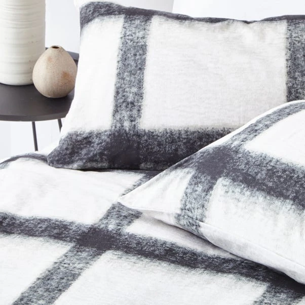 The Linen Yard Faux Mohair Stripe Navy 100% Cotton Duvet Cover & Pillowcase Set 4 The Linen Yard Faux Mohair Stripe Navy 100% Cotton Duvet Cover & Pillowcase Set - Image 4